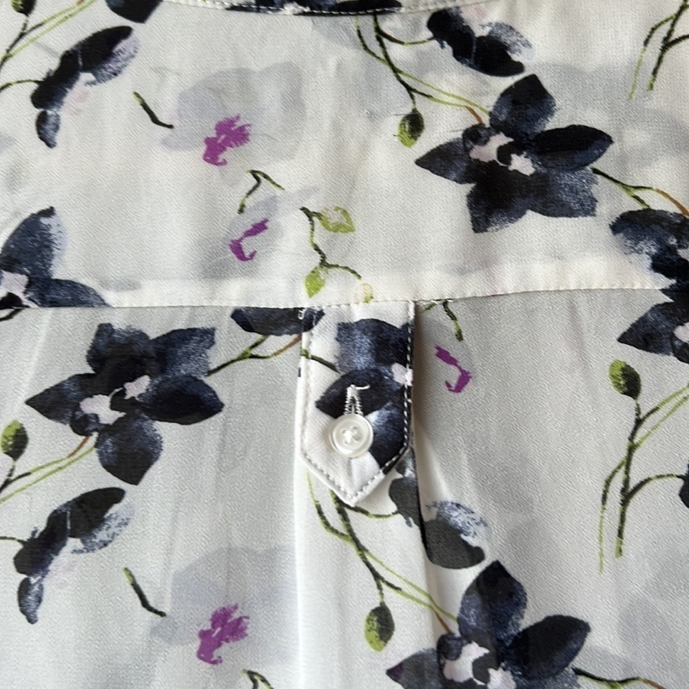 Kismet White Floral Blouse - Picture 11 of 13